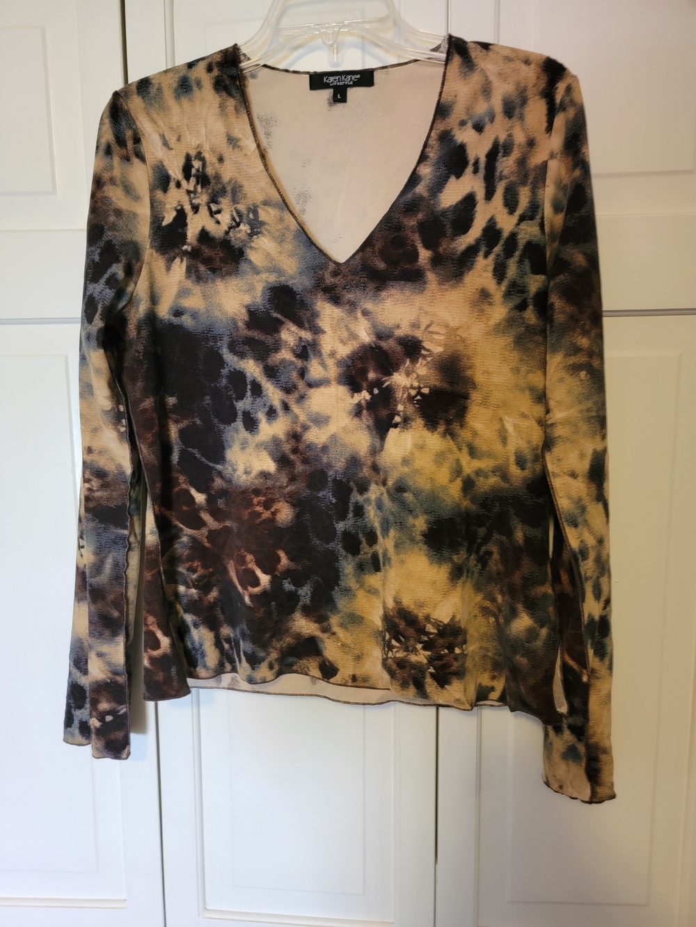 Karen Kane Long Sleeve V-Neck Top in Brown and Tan Abstract Print Size L